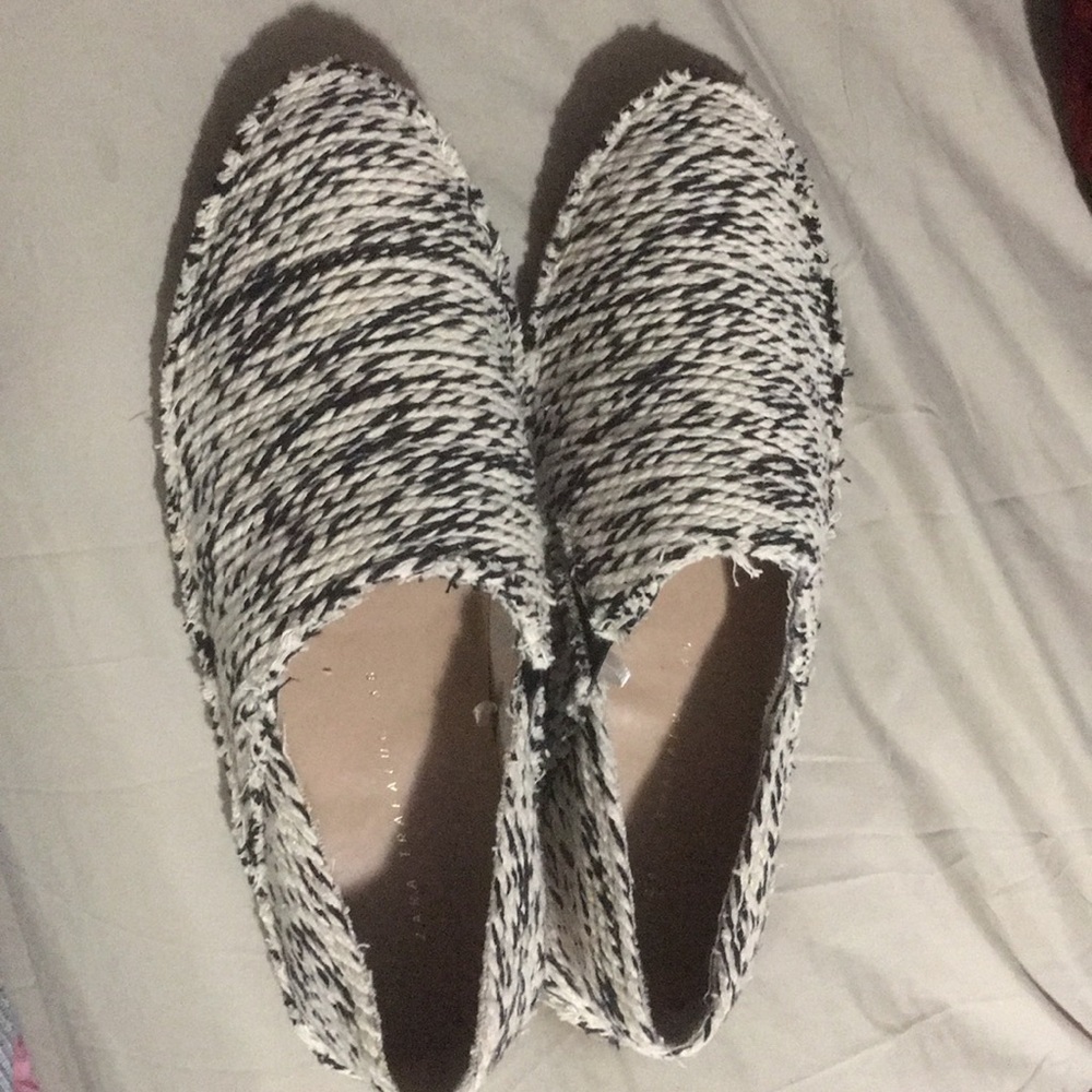 Zara Trafaluc canvas yarn knit shoes